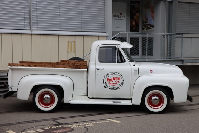 Set your brand in motion with our custom vehicle decals