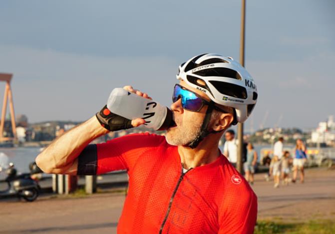 Pedal your way to a thriving cycling club with custom water bottles