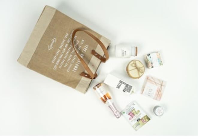 Transform your pharmacy into a community favorite with our custom packaging