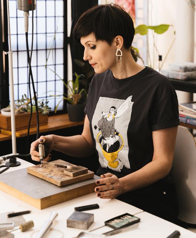 Your art workshop deserves the spotlight