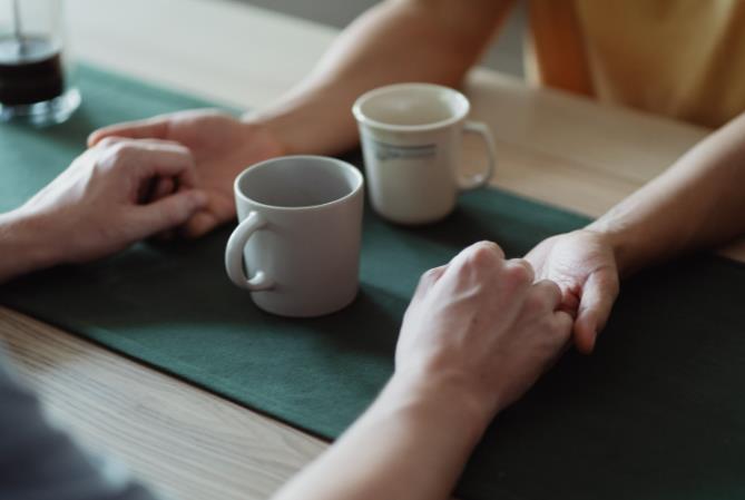 custom products in strengthening client relationships in therapy 