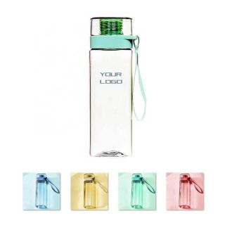Custom 700ml Sports Bottle Eco-friendly Tritan Water Bottle with Screwed Lid and Carrying Strap