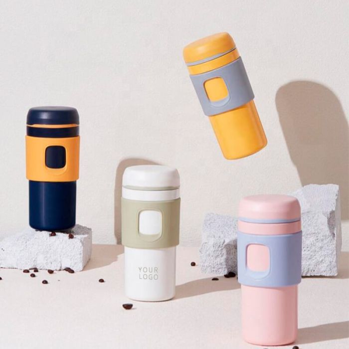 Custom Leakproof Vacuum Water Bottle with Tea Infuser Flask Coffee Cup with Anti-slip Sleeve