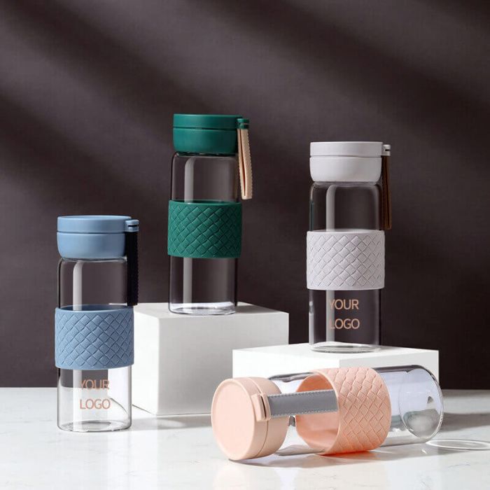 Custom Outdoor Glass Bottle With Anti-slip Sleeve and Carrying Handle for Office Travel